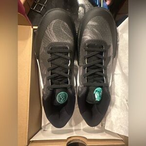 Nike Kyrie 8, boys size 3y